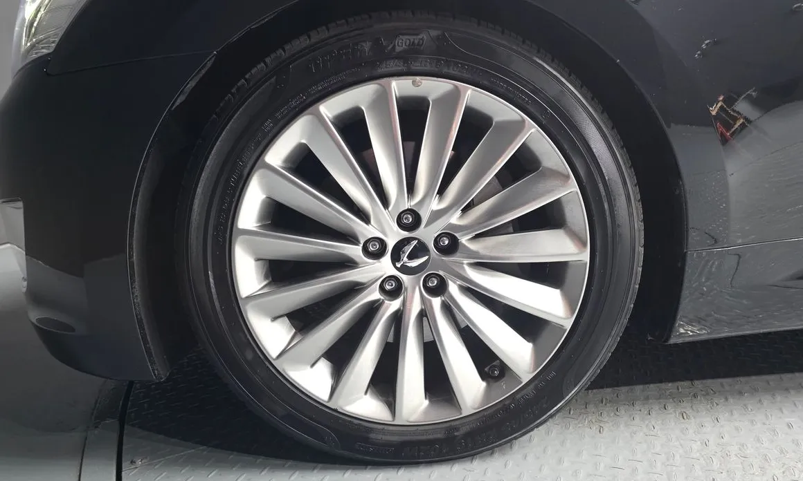 Hyundai Equus