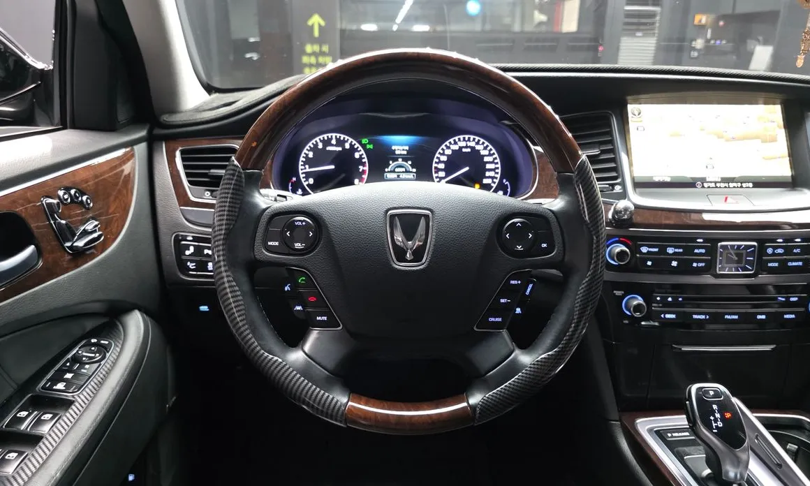 Hyundai Equus
