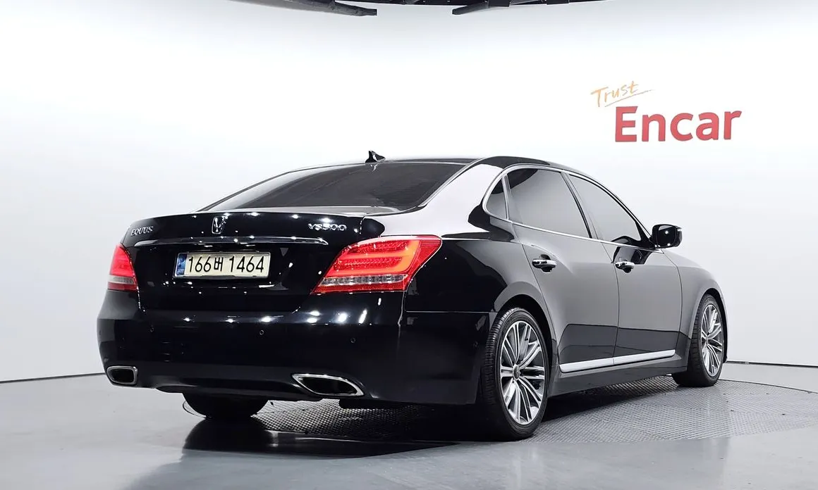 Hyundai Equus