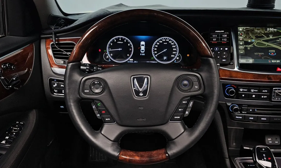 Hyundai Equus