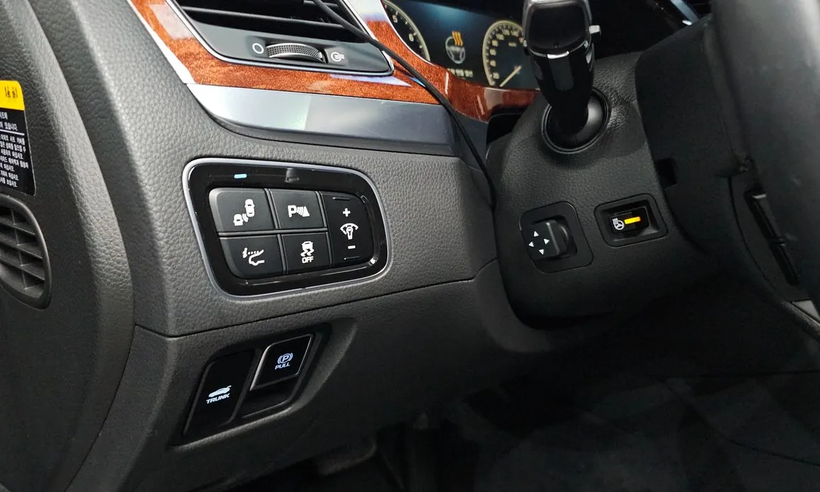 Hyundai Equus