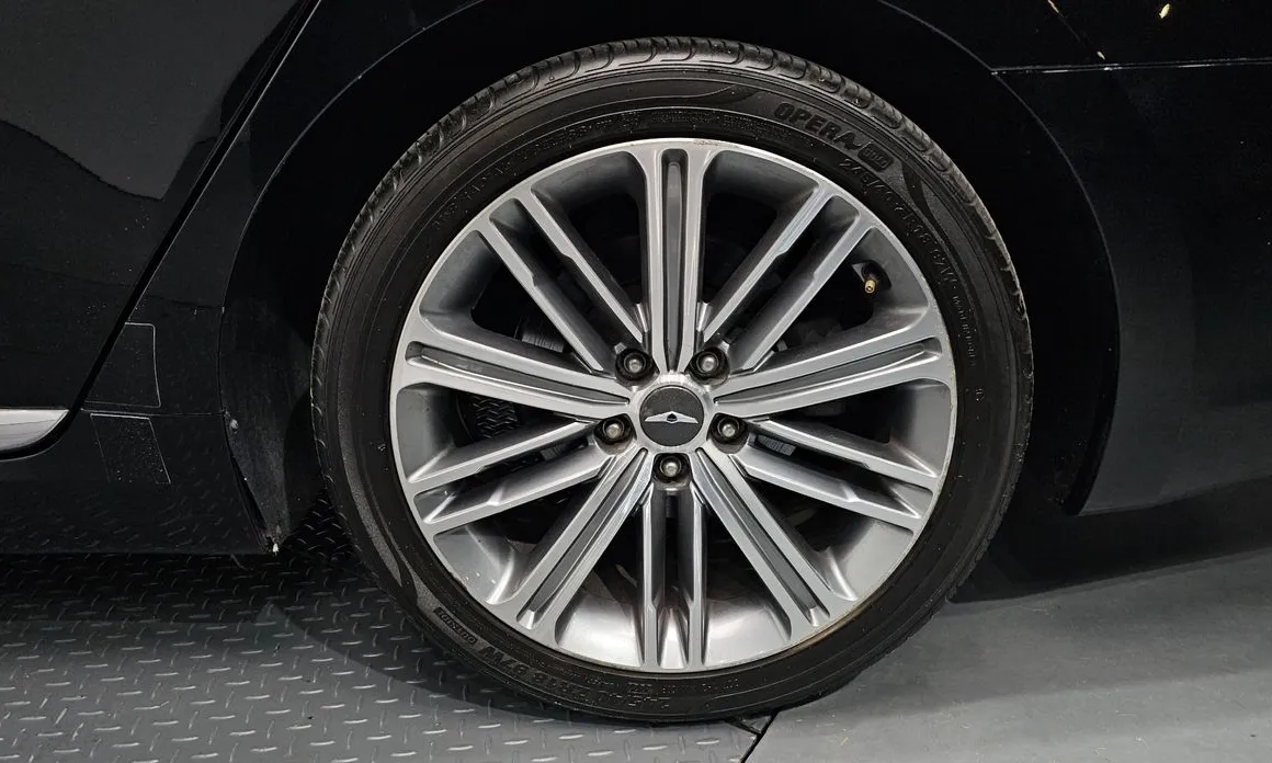 Hyundai Equus
