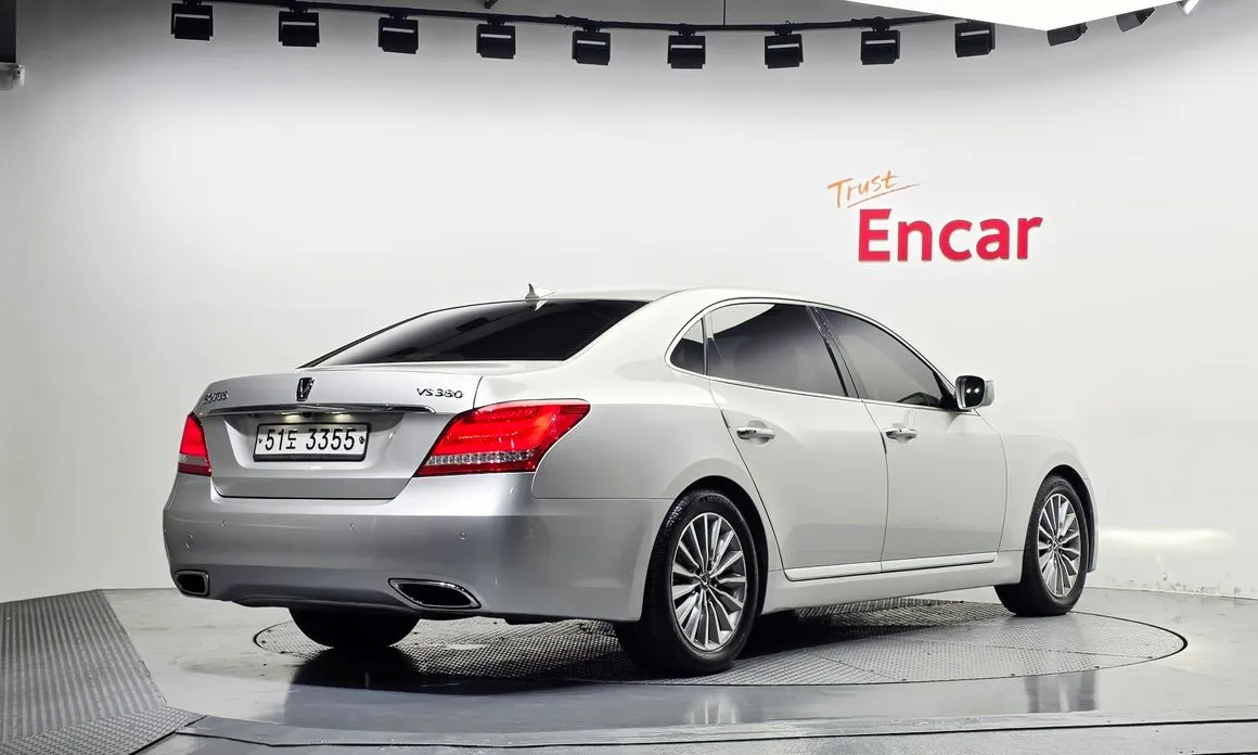 Hyundai Equus