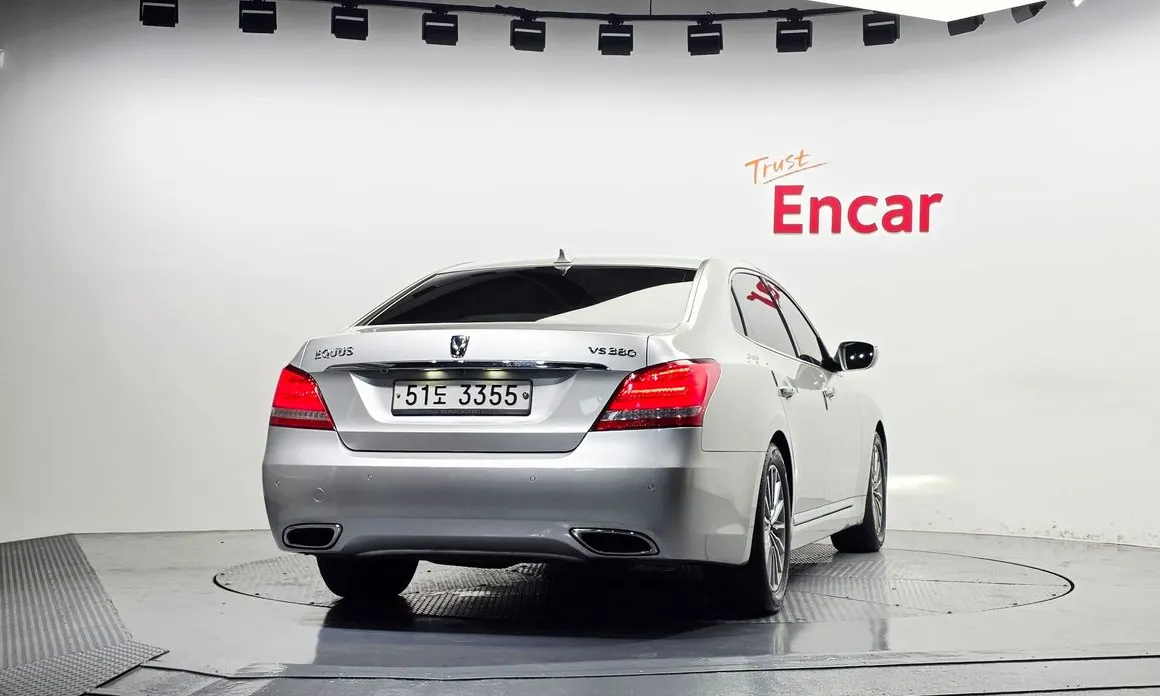 Hyundai Equus