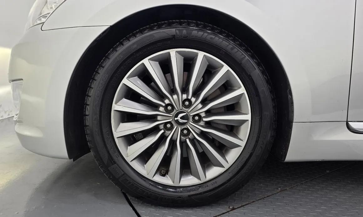 Hyundai Equus