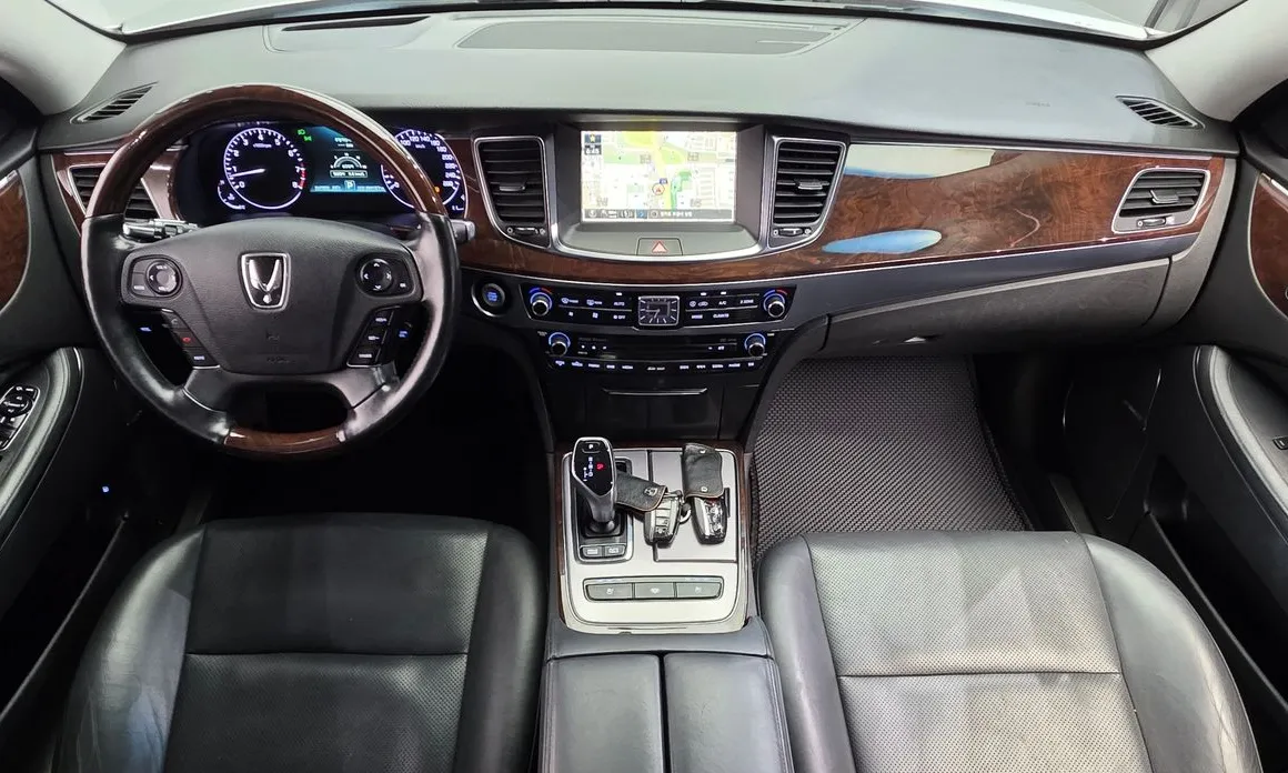 Hyundai Equus