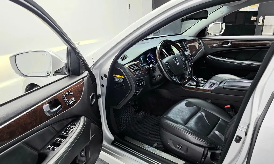 Hyundai Equus