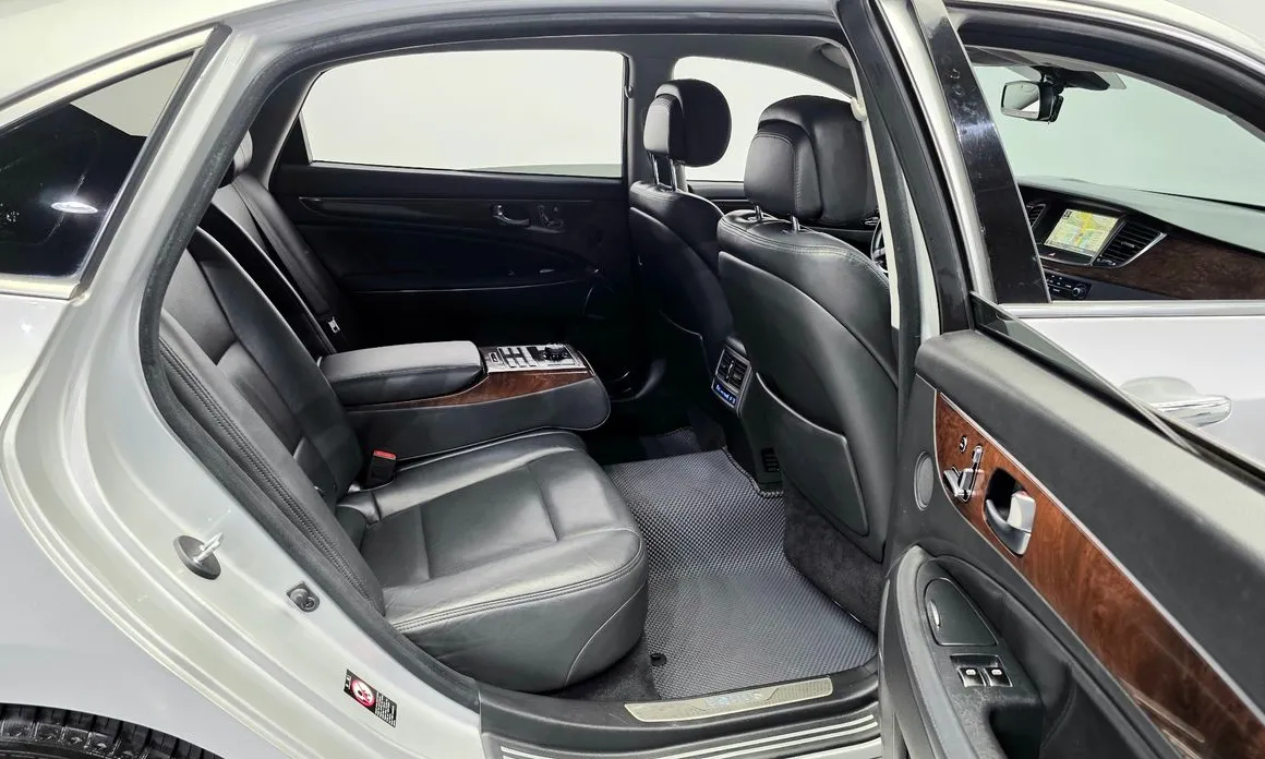 Hyundai Equus
