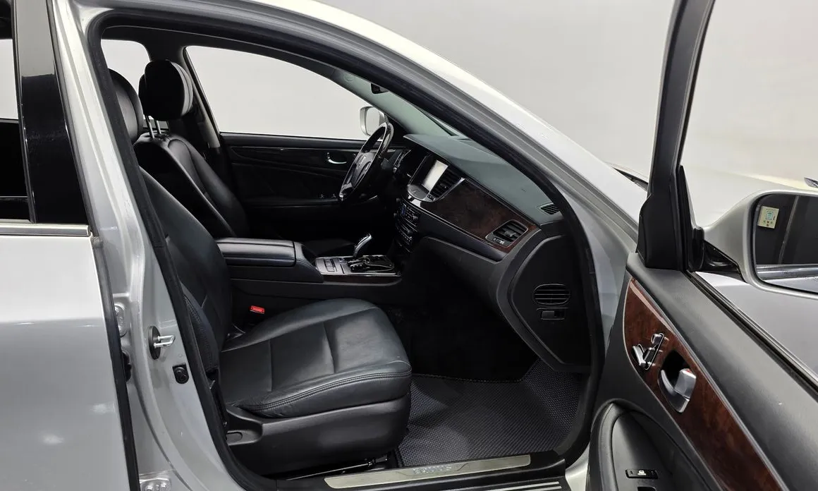 Hyundai Equus