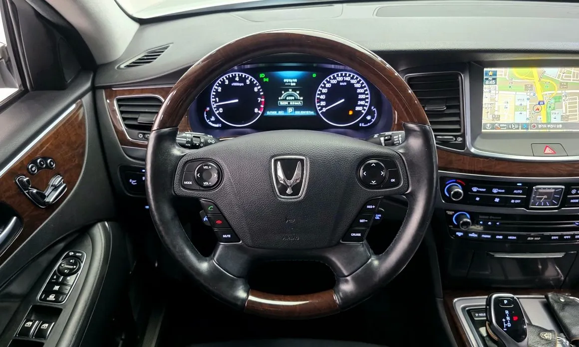 Hyundai Equus