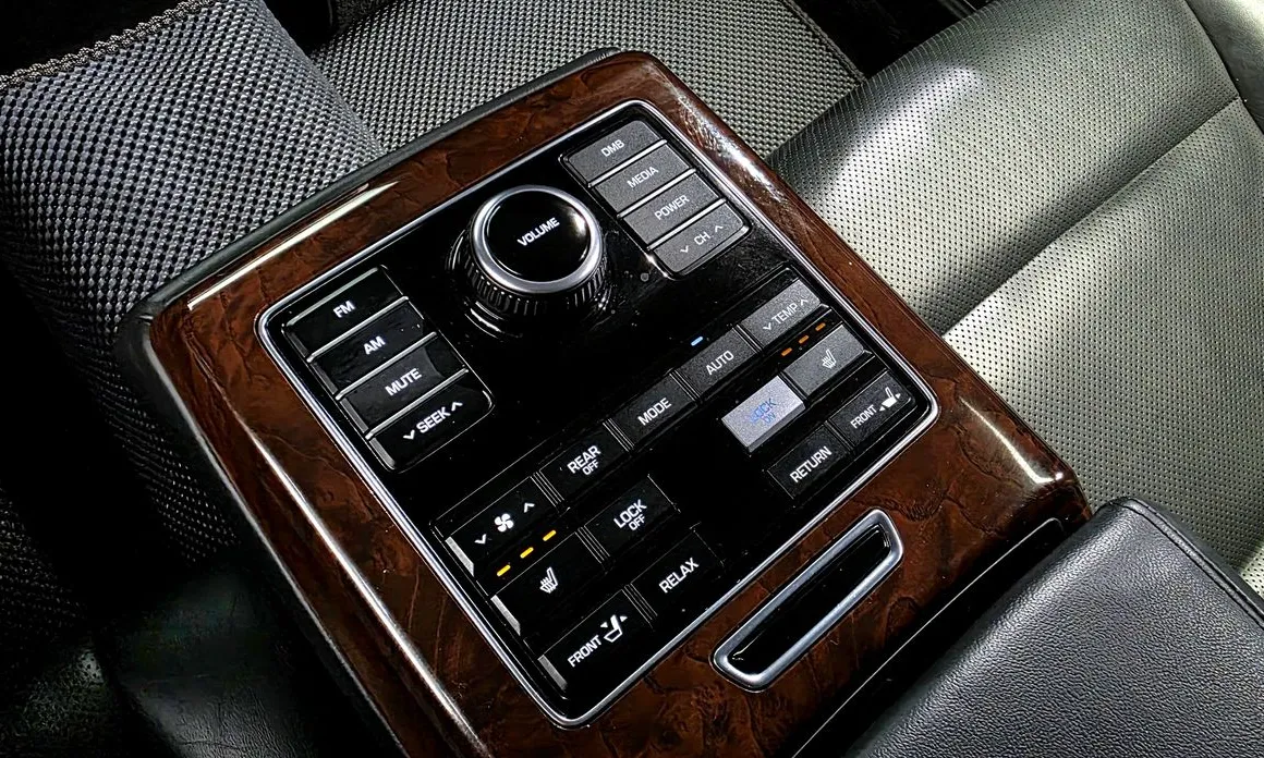 Hyundai Equus