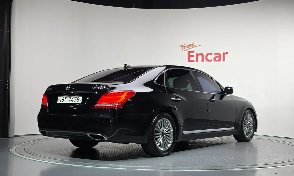 Hyundai Equus