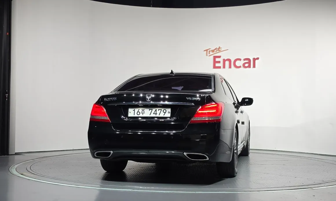 Hyundai Equus