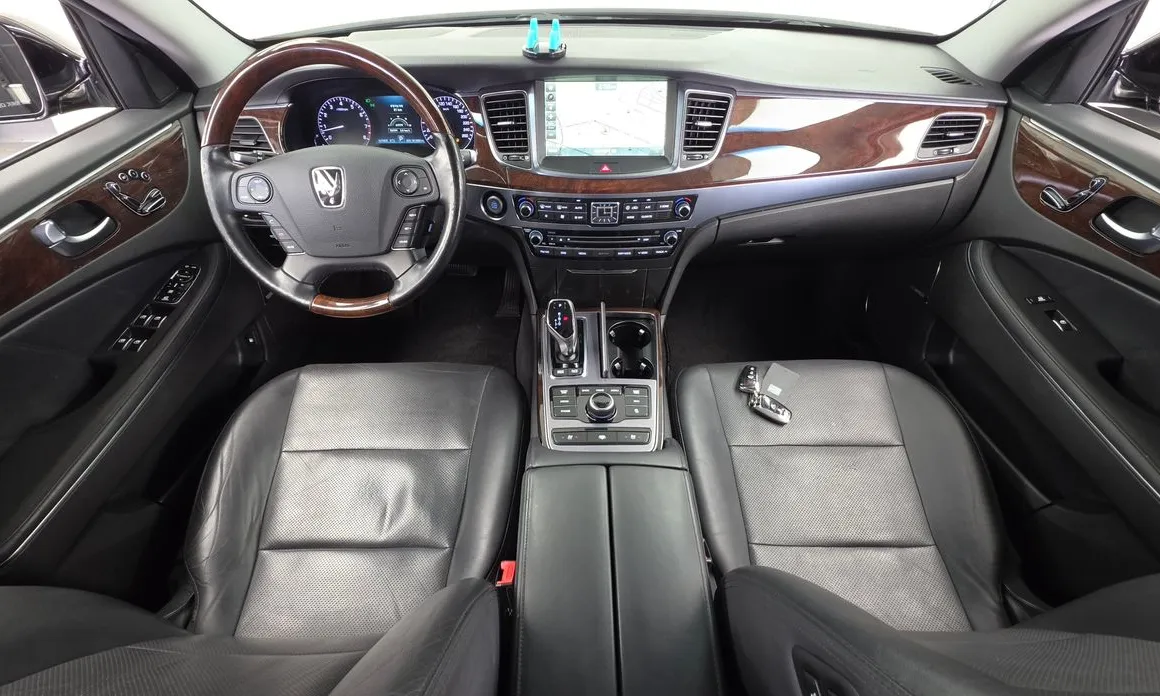 Hyundai Equus