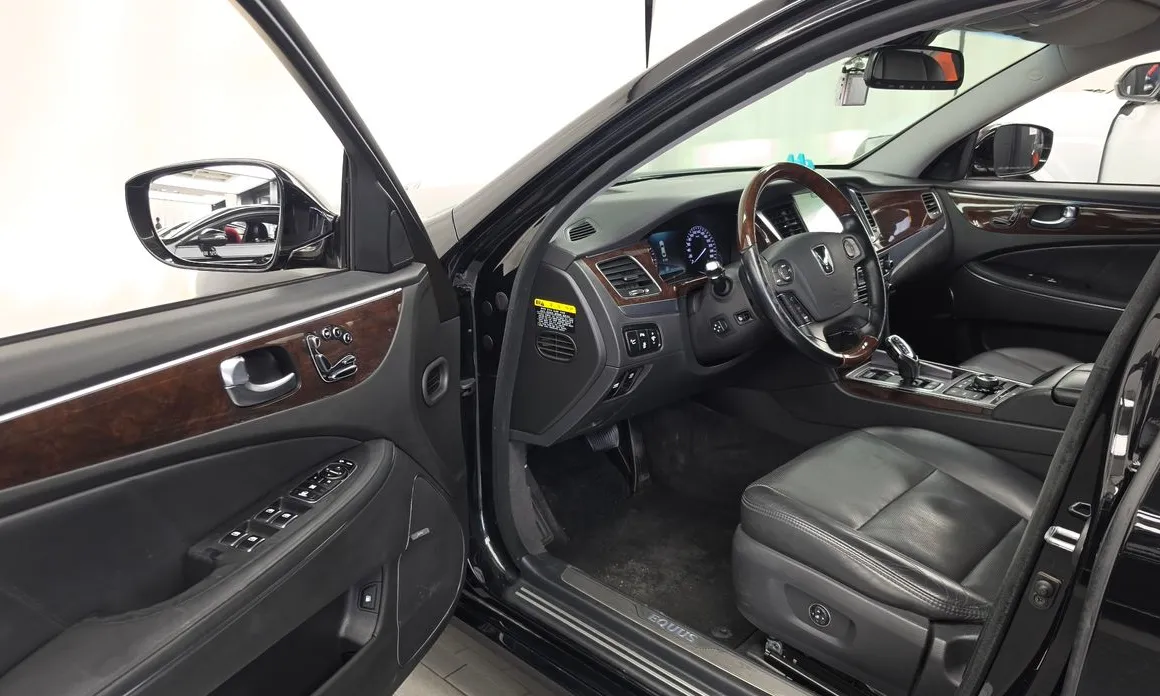 Hyundai Equus