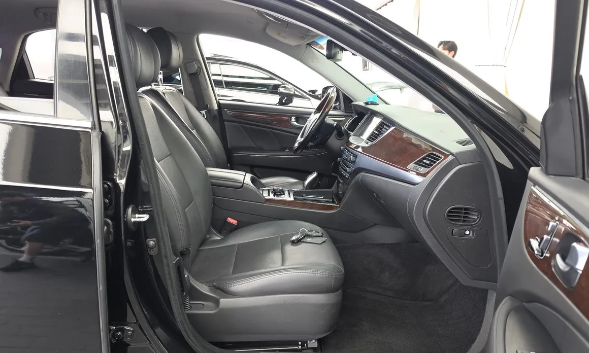Hyundai Equus