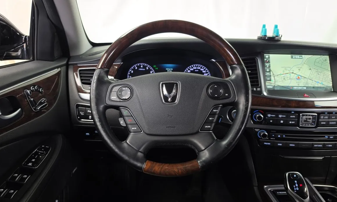 Hyundai Equus