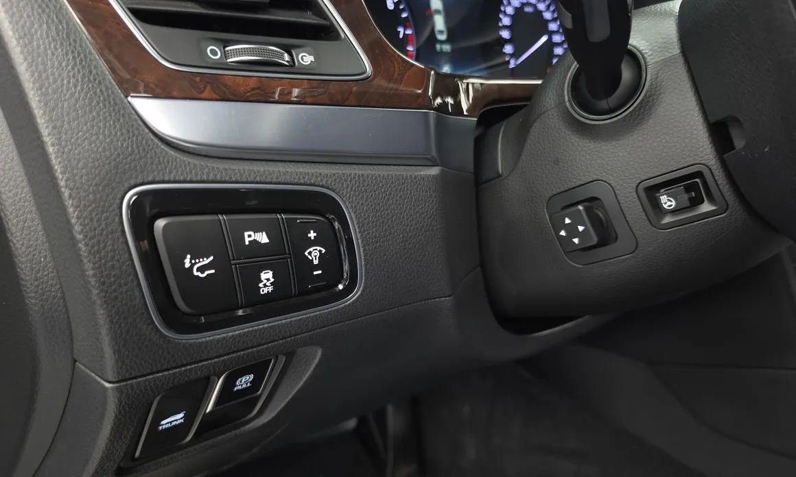 Hyundai Equus