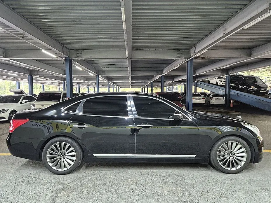 Hyundai Equus