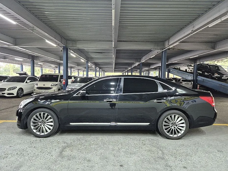 Hyundai Equus