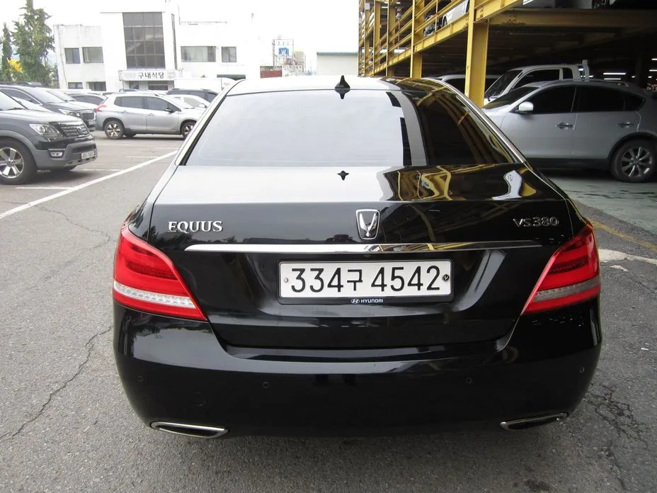 Hyundai Equus