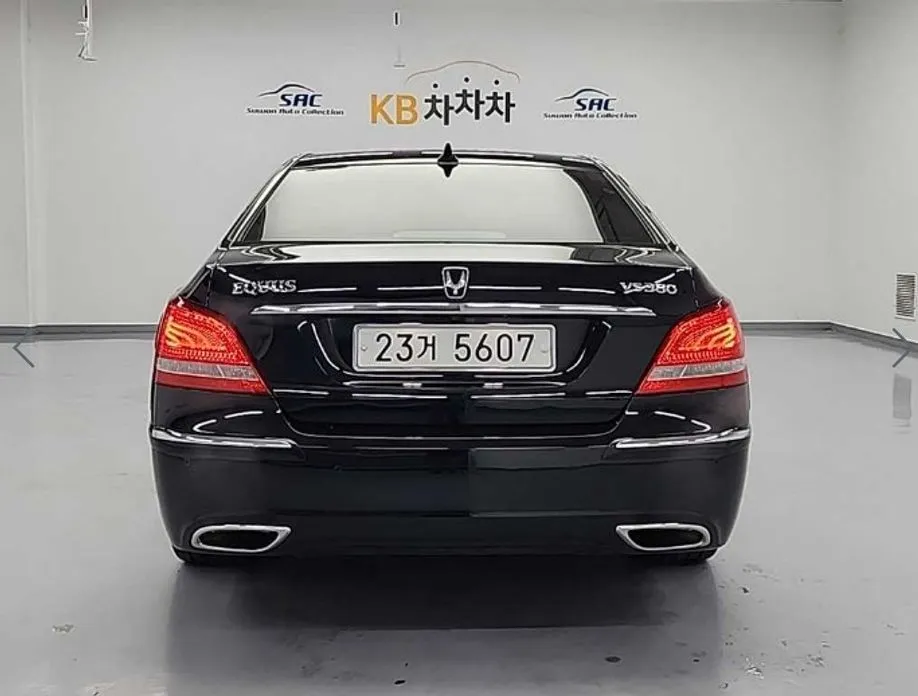 Hyundai Equus