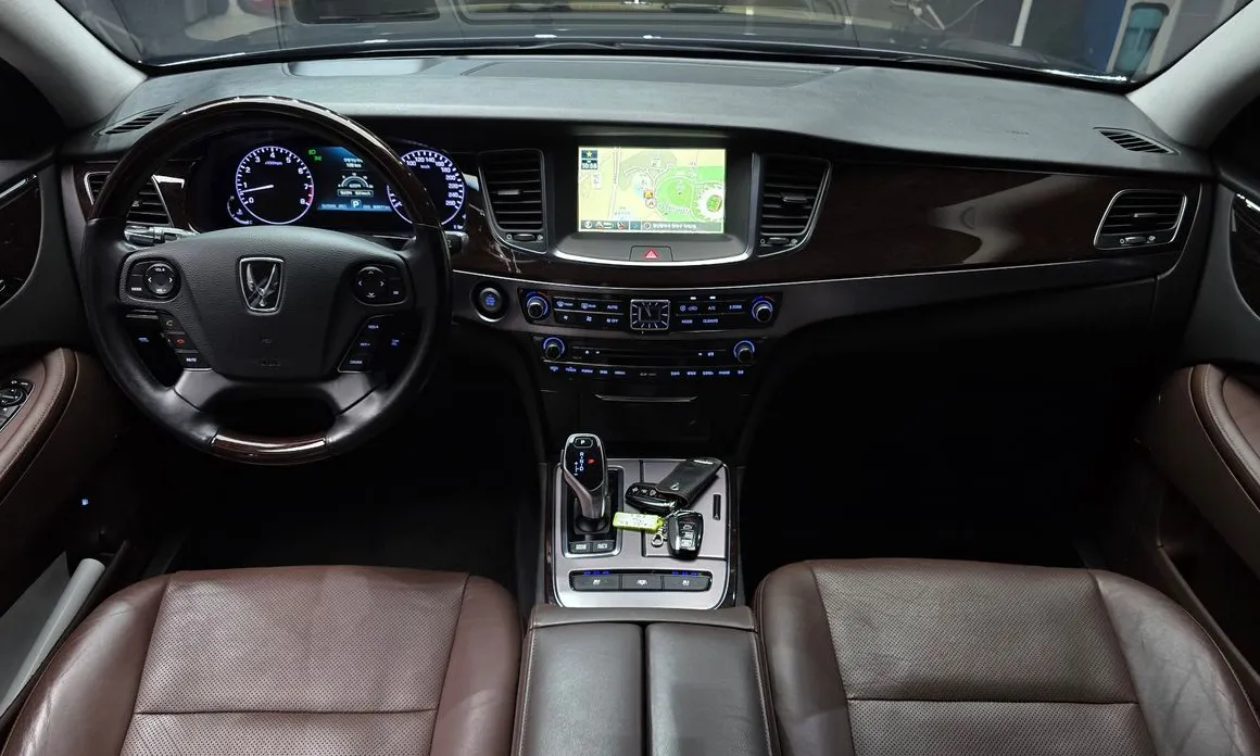 Hyundai Equus