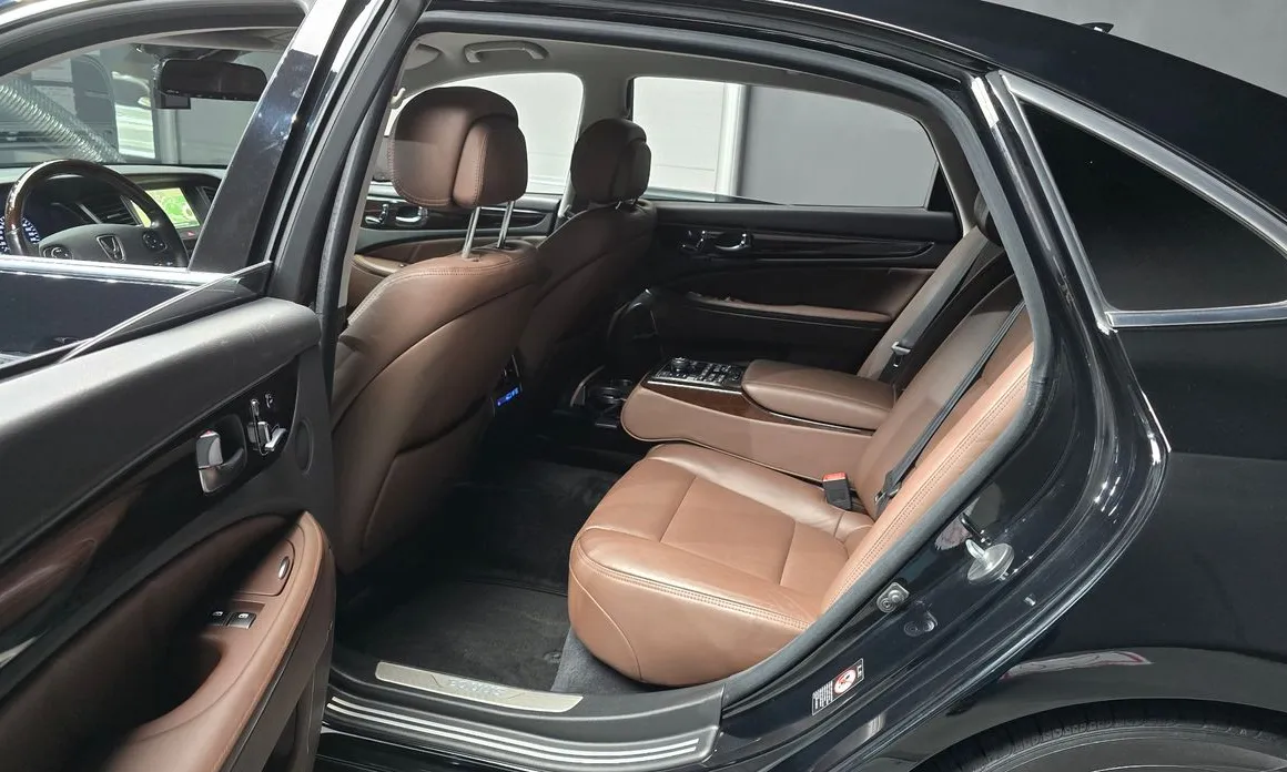 Hyundai Equus