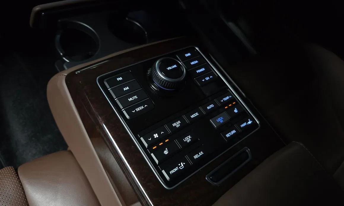 Hyundai Equus