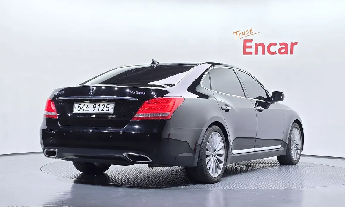Hyundai Equus