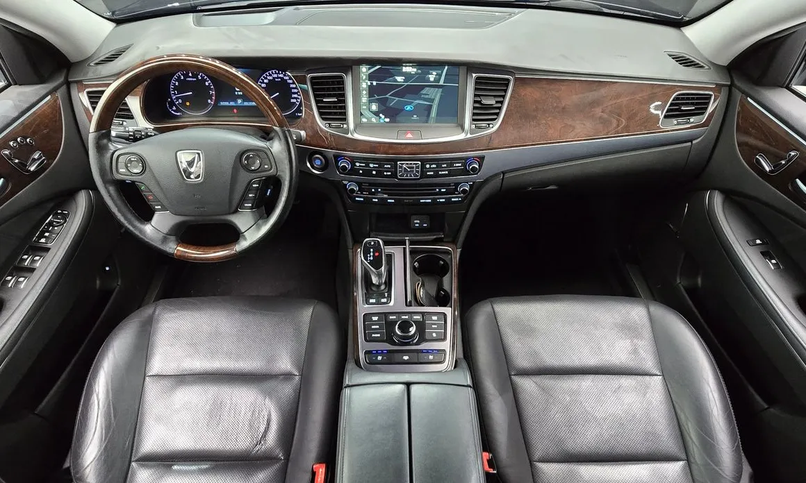 Hyundai Equus