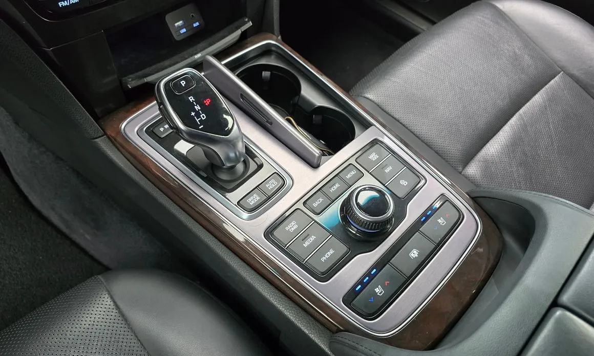 Hyundai Equus