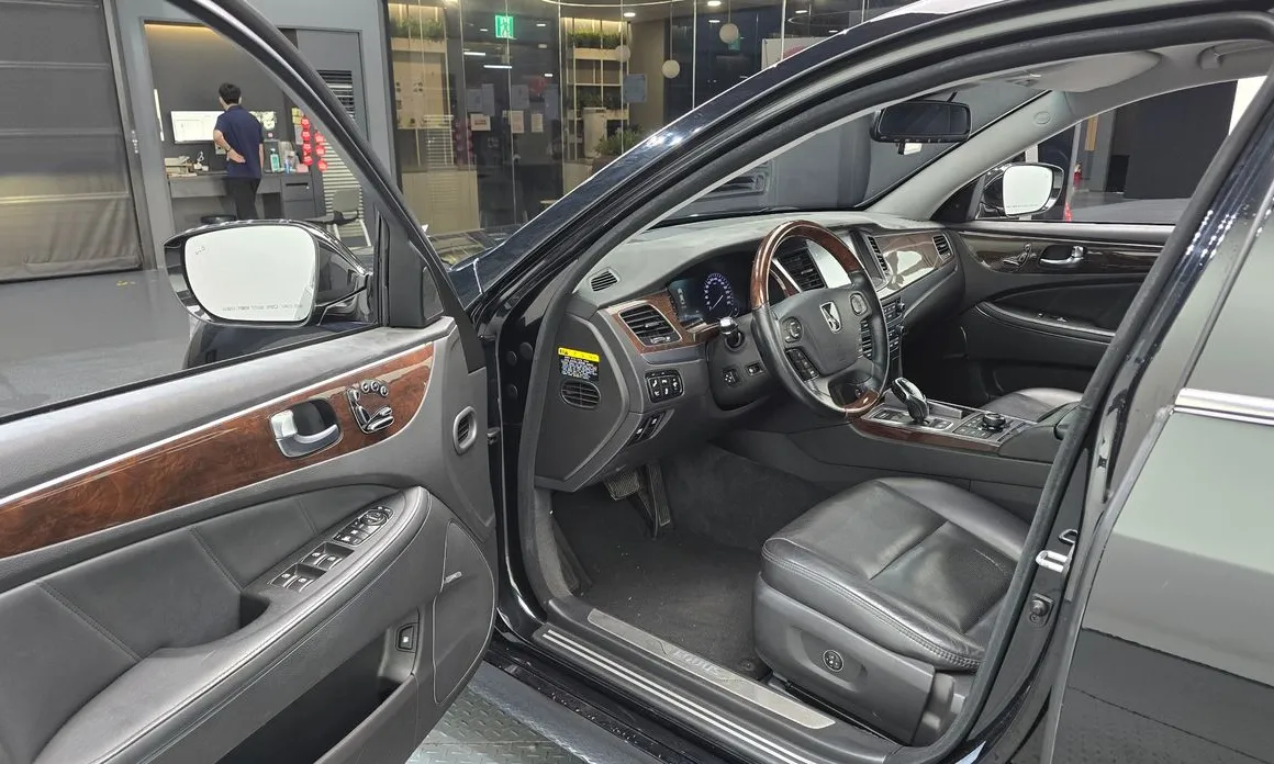 Hyundai Equus