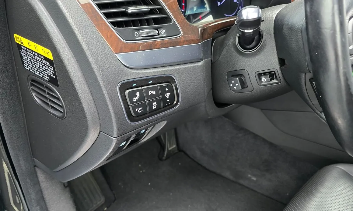 Hyundai Equus
