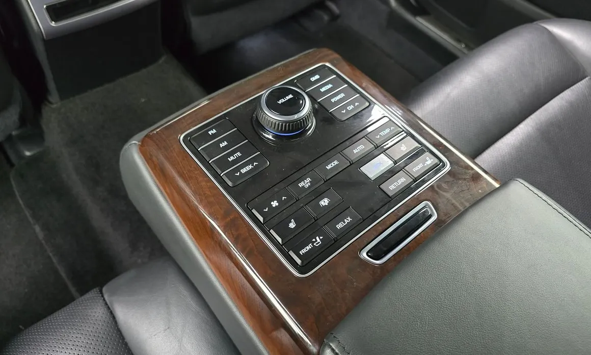Hyundai Equus