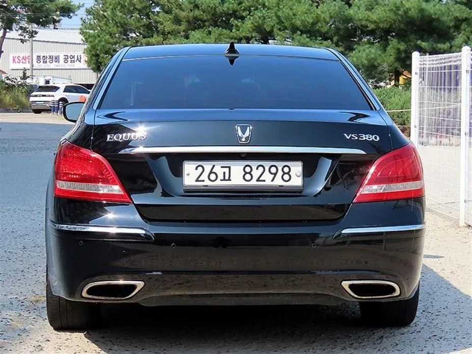 Hyundai Equus