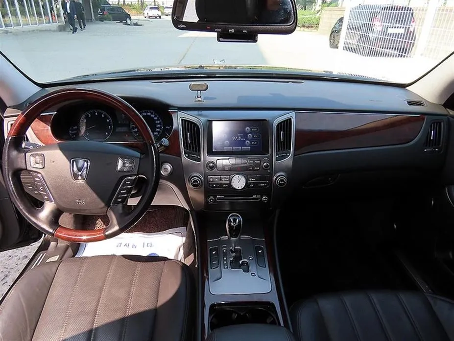 Hyundai Equus