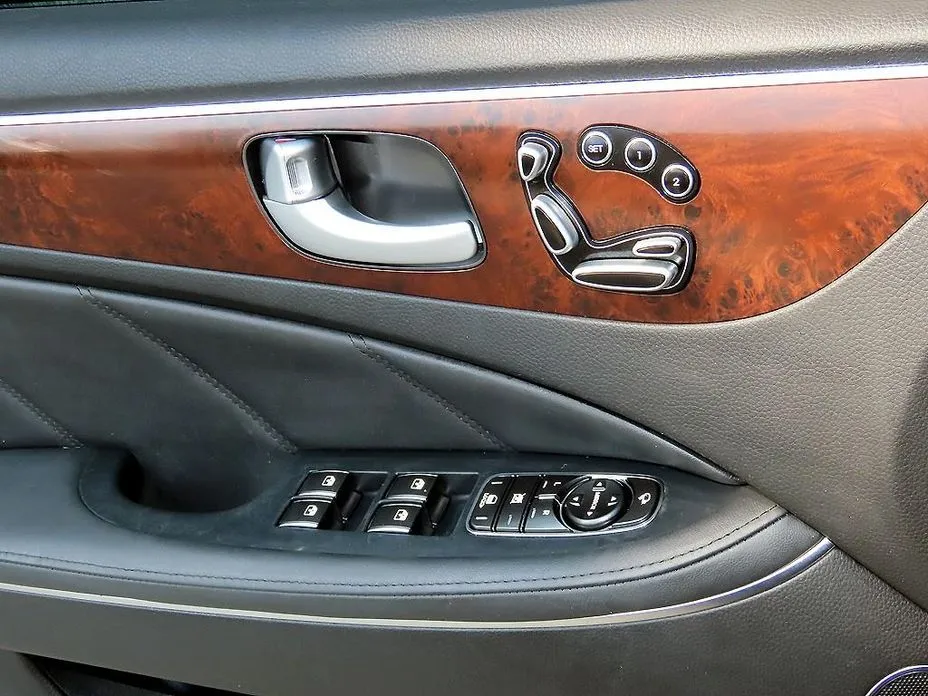 Hyundai Equus