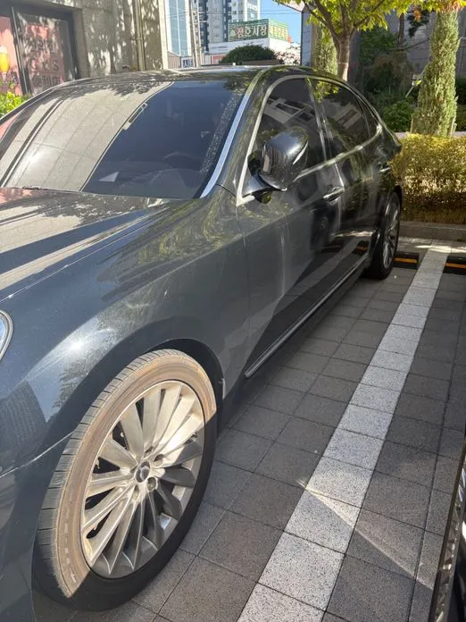 Hyundai Equus