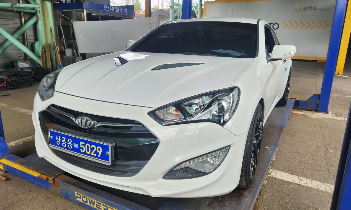 Hyundai Genesis