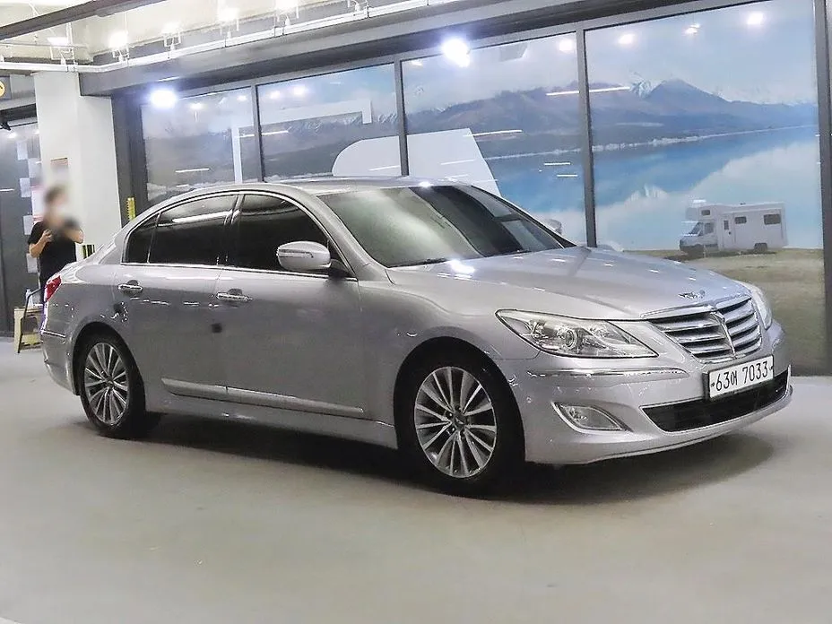 Hyundai Genesis