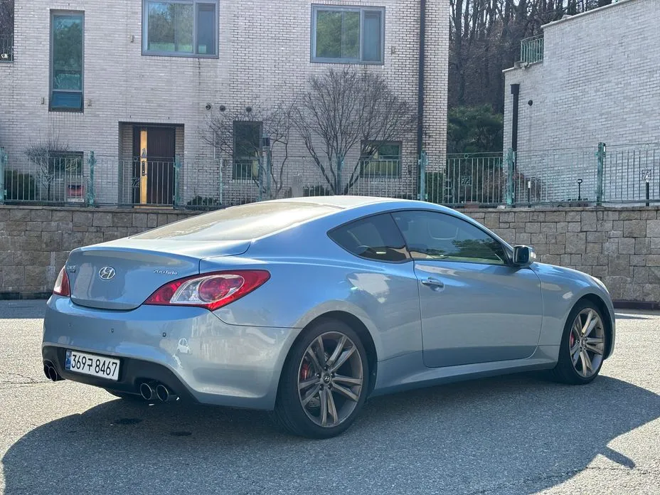 Hyundai Genesis
