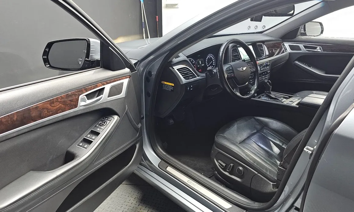 Hyundai Genesis