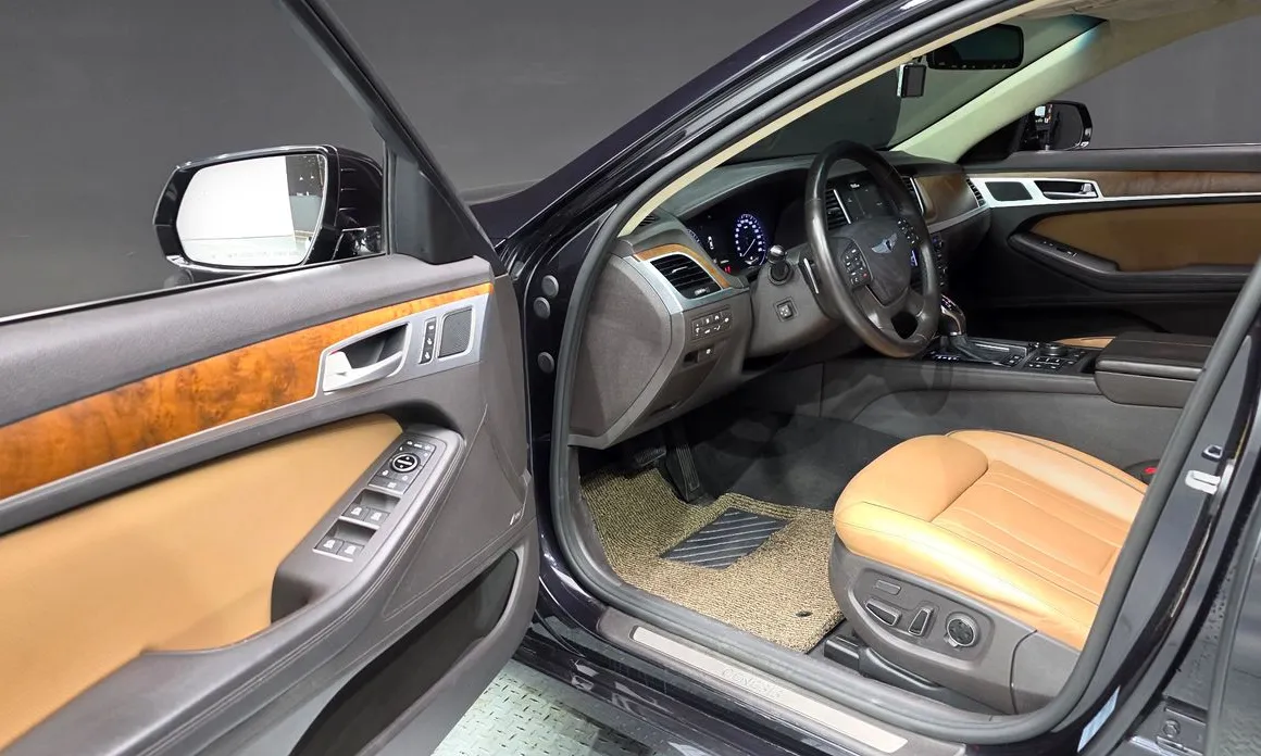 Hyundai Genesis