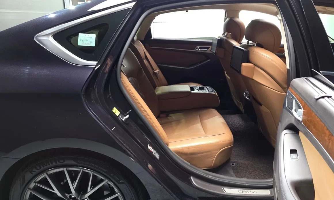 Hyundai Genesis