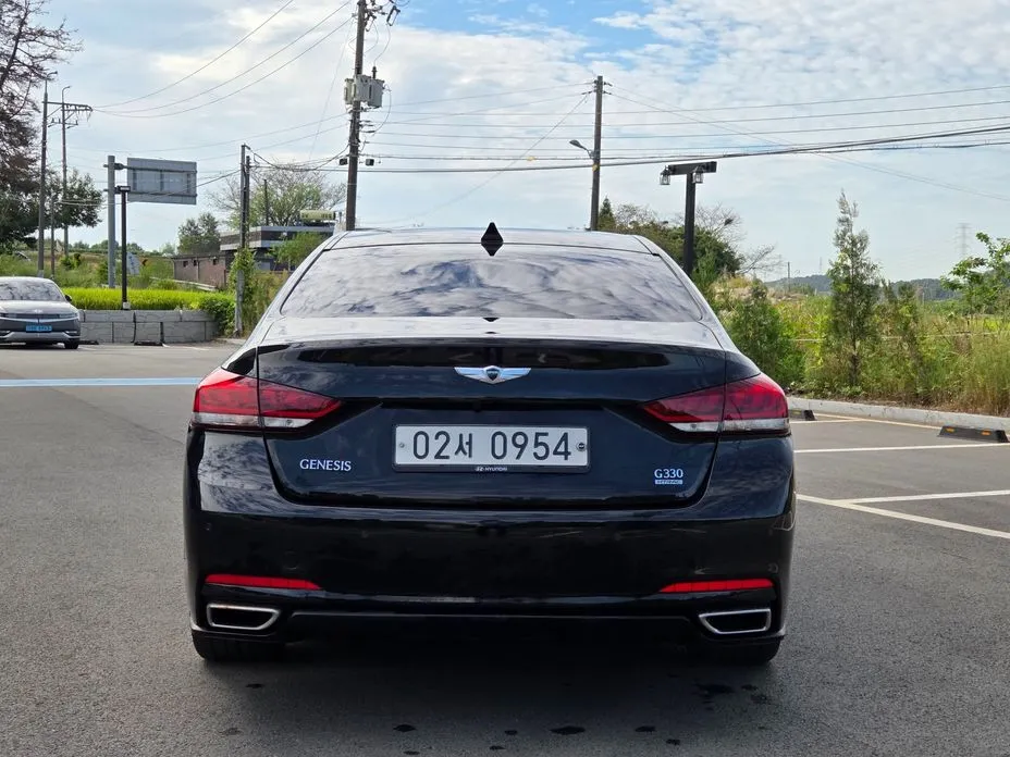 Hyundai Genesis