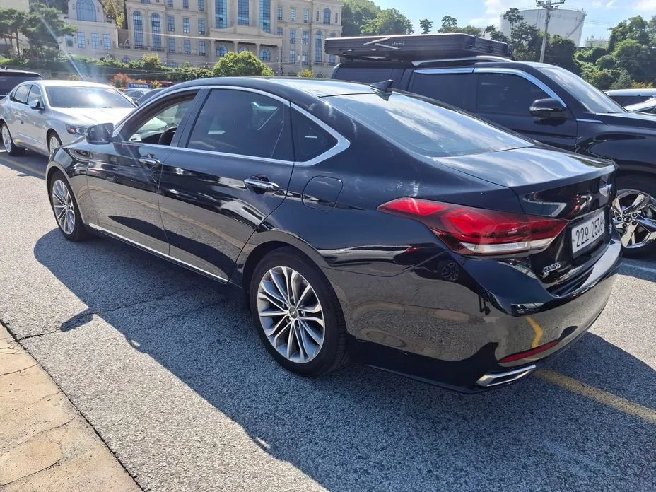 Hyundai Genesis