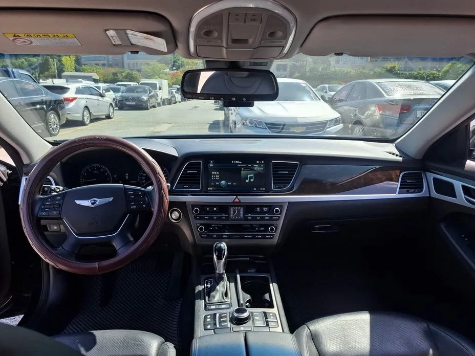 Hyundai Genesis
