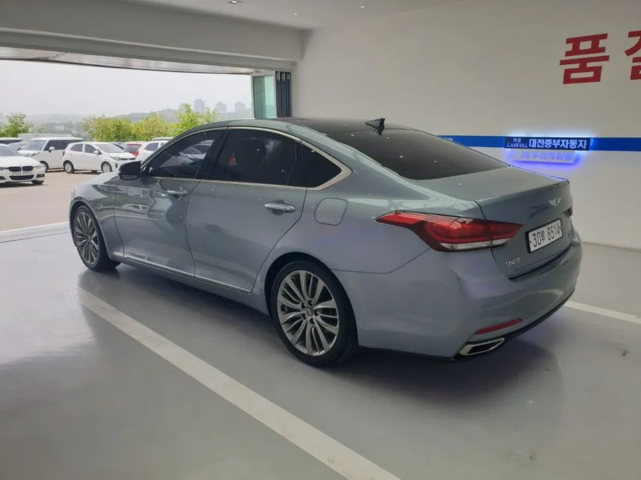 Hyundai Genesis