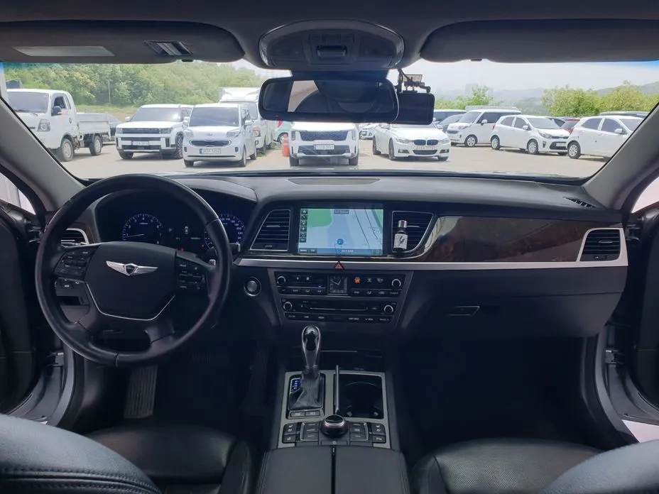 Hyundai Genesis